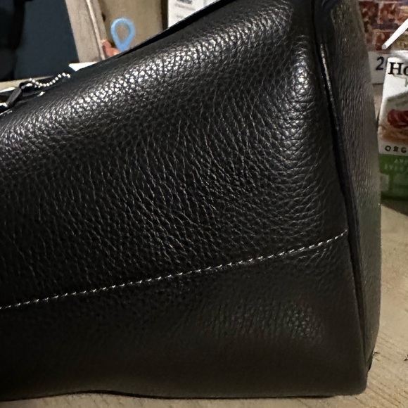 Coach Ashton Tote in Black. Excellent Condition. All Offers Welcomed!!! - Picture 7 of 10